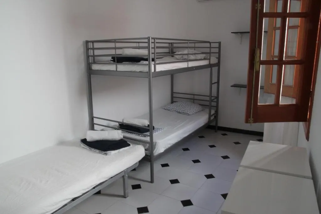 Easy Nerja Hostel 0*,  Spanje